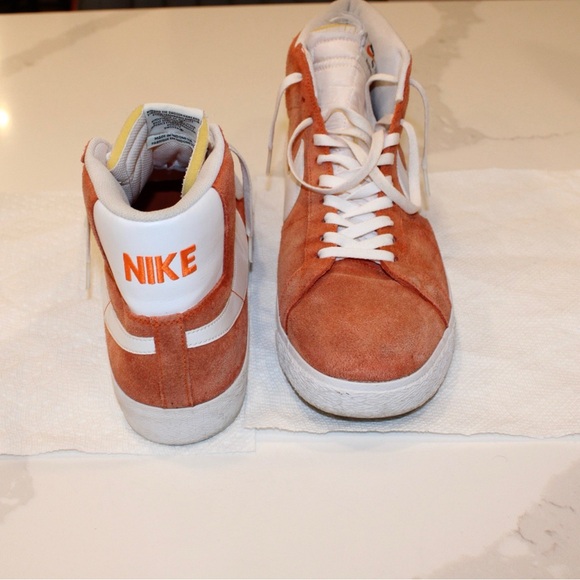 Nike SB Blazer Low Rust Sneakers - Picture 2 of 3